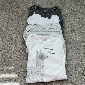 Baby long sleeve bodysuit with snaps ❌SOLD❌